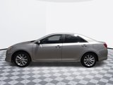 Used 2013 Toyota Camry XLE w/ Leather Pkg image 2