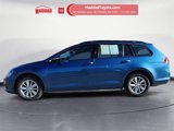 Used 2017 Volkswagen Golf S image 2