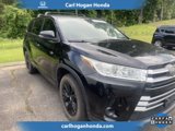 Used 2017 Toyota Highlander LE image 3