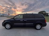 Used 2015 Chrysler Town & Country Touring w/ Driver Convenience Group image 2