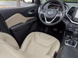 Used 2015 Jeep Cherokee Limited image 3