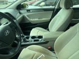 Used 2017 Hyundai Sonata SE image 3
