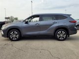 Used 2020 Toyota Highlander XLE image 3