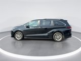 Used 2022 Toyota Sienna XLE image 5