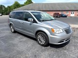 Used 2014 Chrysler Town & Country Touring-L image 4