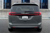 Used 2022 Chrysler Pacifica Touring-L image 4