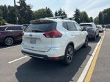 Used 2017 Nissan Rogue SL image 3