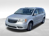 Used 2011 Chrysler Town & Country Limited image 3