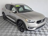 Certified 2022 Volvo XC40 T5 Momentum w/ Premium Package image 2