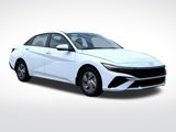 New 2025 Hyundai Elantra SE image 3