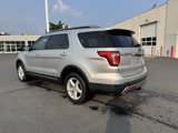Used 2017 Ford Explorer XLT image 3