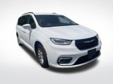 Used 2022 Chrysler Pacifica Touring-L image 3