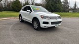 Used 2012 Volkswagen Touareg Sport image 4