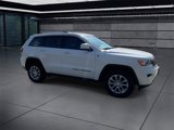 Used 2021 Jeep Grand Cherokee Laredo image 2