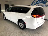 Used 2022 Chrysler Pacifica Touring-L image 4