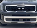 Used 2023 Kia Telluride EX w/ EX Captain's Chair Package image 3