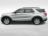 Used 2020 Ford Explorer XLT image 2