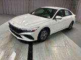 New 2025 Hyundai Elantra SE image 3