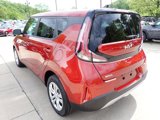 Used 2023 Kia Soul LX image 5