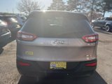 Used 2016 Jeep Cherokee Latitude image 5
