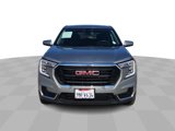 Used 2024 GMC Terrain SLE image 3