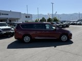 Used 2018 Chrysler Pacifica Touring-L image 5