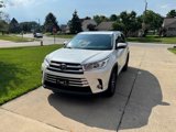 Used 2017 Toyota Highlander XLE image 2