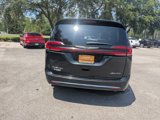 Used 2023 Chrysler Pacifica Limited image 4
