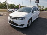 Used 2020 Chrysler Pacifica Touring-L w/ Premium Audio Group image 3