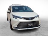 Used 2021 Toyota Sienna XLE image 2