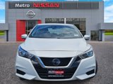 Used 2020 Nissan Versa SV image 2