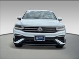 Used 2022 Volkswagen Tiguan SE image 2