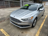 Used 2017 Ford Fusion SE w/ Fusion SE Technology Package image 2
