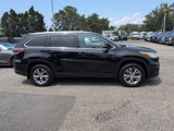 Used 2014 Toyota Highlander XLE image 2
