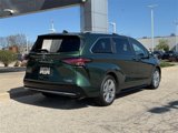 Used 2023 Toyota Sienna Platinum image 3