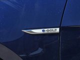 Used 2017 Volkswagen e-Golf SE w/ DC Fast Charging Package image 4