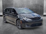 Used 2019 Chrysler Pacifica Touring-L image 3