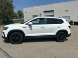 Used 2022 Volkswagen Taos SE image 2