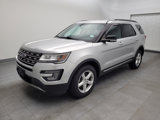 Used 2017 Ford Explorer XLT image 2