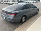 Used 2021 Hyundai Elantra SE image 3