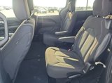 Used 2022 Chrysler Pacifica Touring image 4