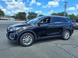 Used 2017 Kia Sorento LX w/ LX Convenience Package image 3