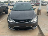 Used 2018 Chrysler Pacifica Limited w/ Tire & Wheel Group image 2