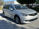 Used 2022 Chrysler Voyager LX image 3