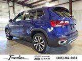 Used 2023 Volkswagen Taos SE w/ Panoramic Sunroof Package image 3