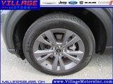 Used 2022 Ford Explorer XLT w/ Equipment Group 202A image 5