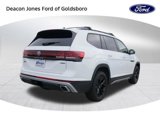 Used 2024 Volkswagen Atlas Peak Edition SE image 3