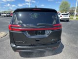 Used 2022 Chrysler Pacifica Touring-L w/ Uconnect Theater Family Group image 6