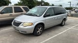 Used 2006 Chrysler Town & Country LX image 3