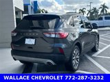 Used 2020 Ford Escape Titanium image 4